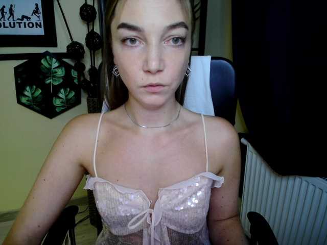 EmillyExtasy live cam on BongaCams