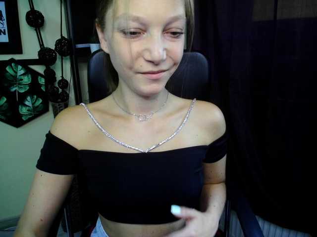 EmillyExtasy live cam on BongaCams