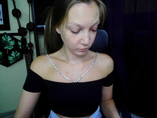 EmillyExtasy live cam on BongaCams