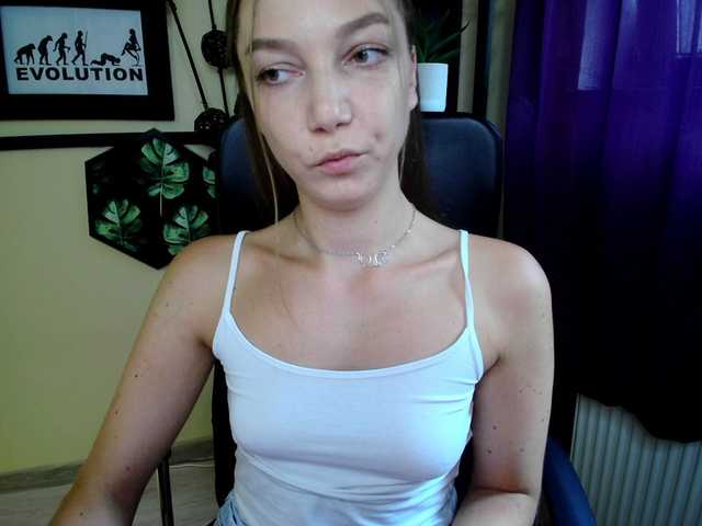 EmillyExtasy live cam on BongaCams