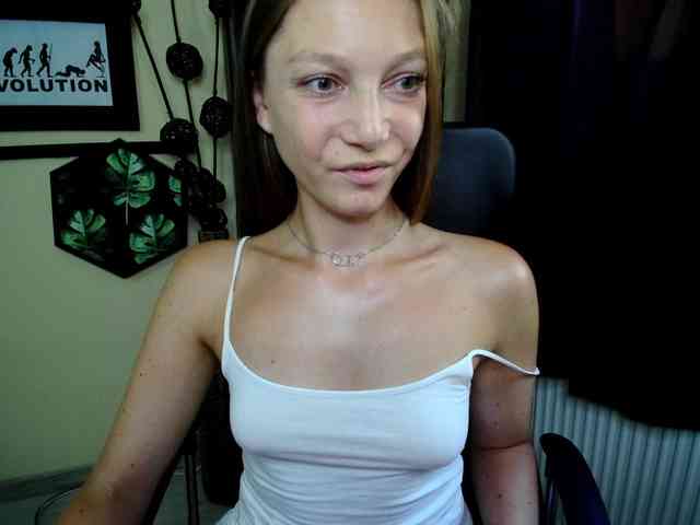 EmillyExtasy webcam