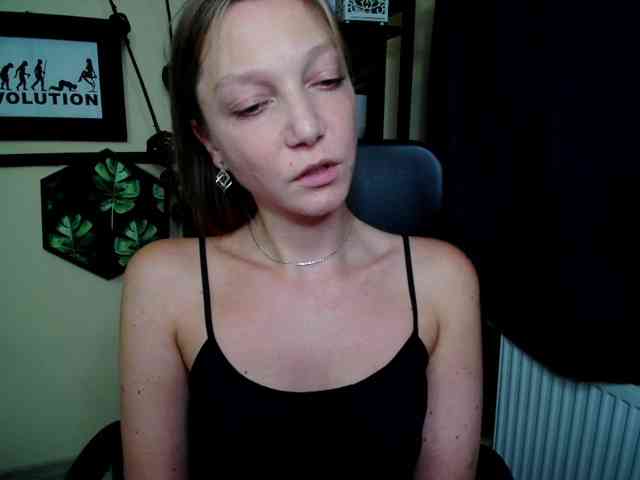 EmillyExtasy webcam