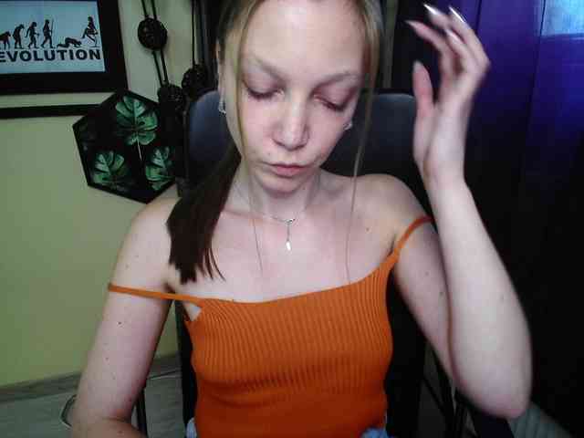 Model: EmillyExtasy