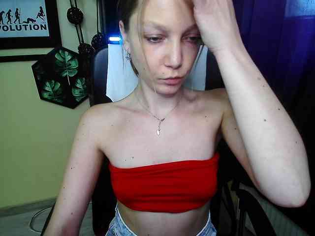 Model: EmillyExtasy