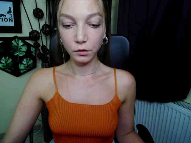 Model: EmillyExtasy