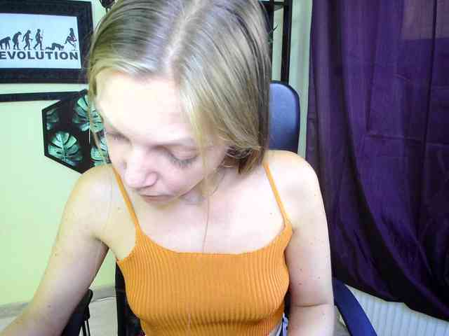 EmillyExtasy webcam