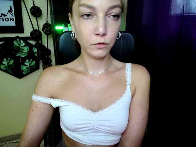 EmillyExtasy webcam