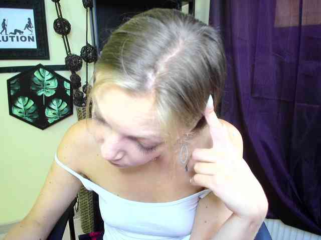 EmillyExtasy webcam