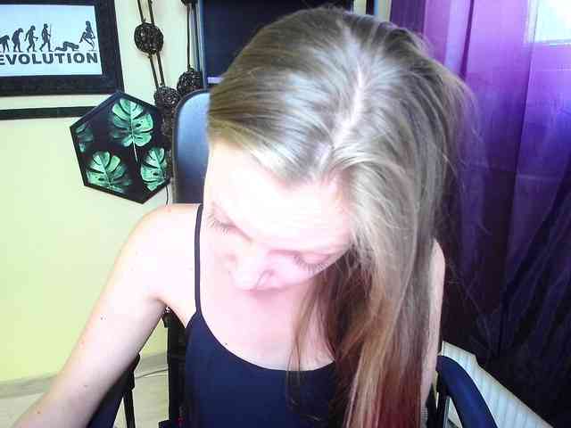 EmillyExtasy webcam