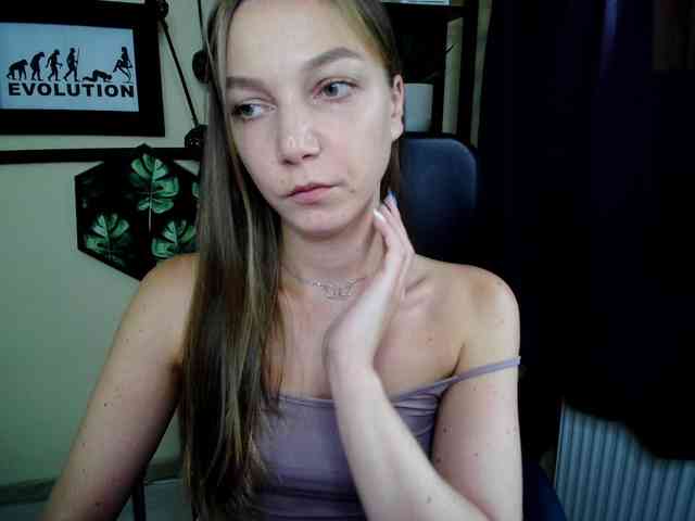 Model: EmillyExtasy