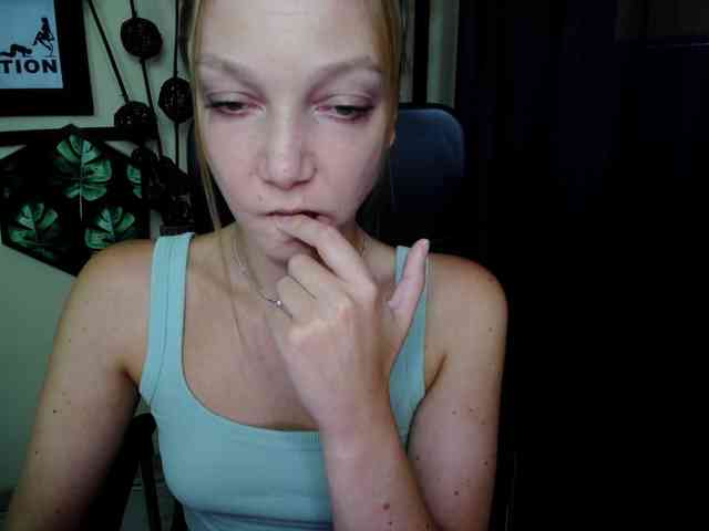 EmillyExtasy webcam
