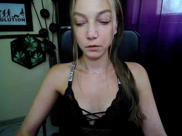EmillyExtasy webcam