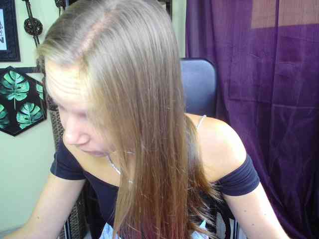 EmillyExtasy webcam