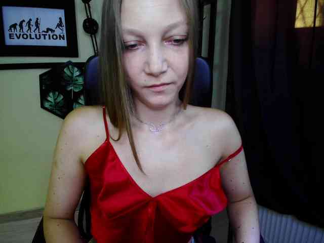 Model: EmillyExtasy