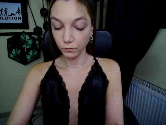 Model: EmillyExtasy