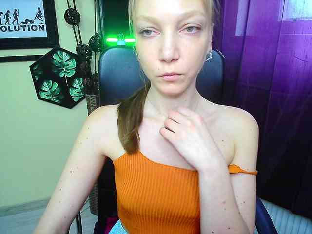 EmillyExtasy webcam