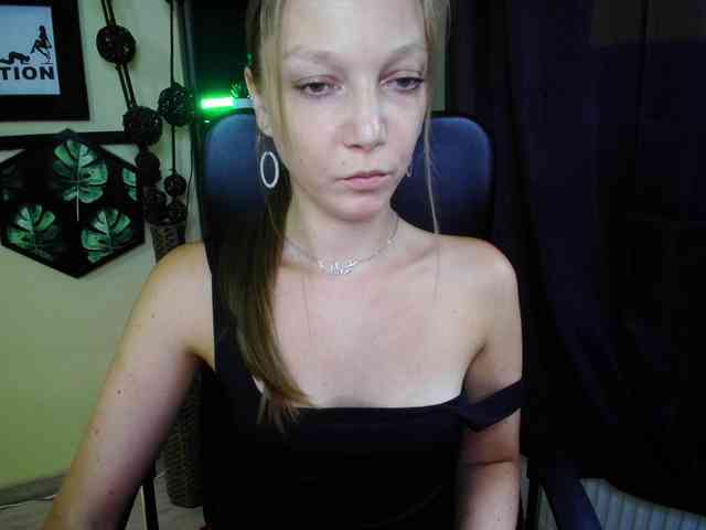 EmillyExtasy webcam