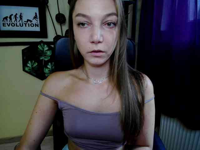 Model: EmillyExtasy