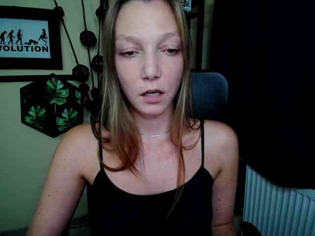 Model: EmillyExtasy