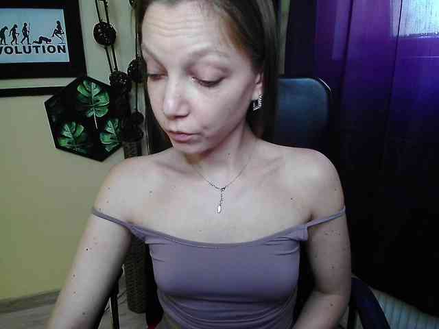 Model: EmillyExtasy