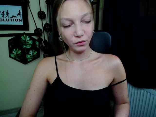 EmillyExtasy webcam