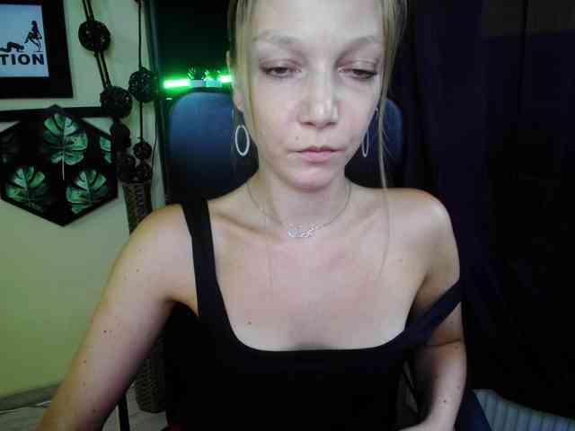 EmillyExtasy webcam