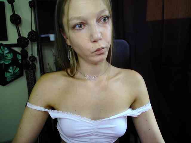 EmillyExtasy webcam