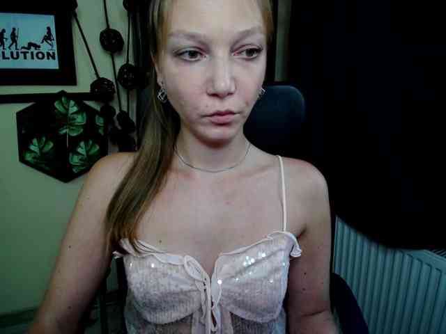 Model: EmillyExtasy
