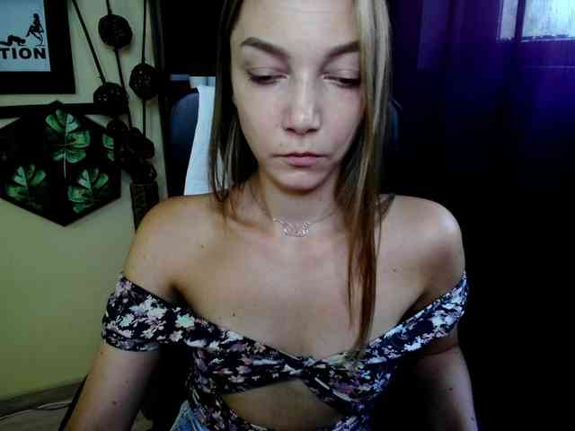 EmillyExtasy webcam