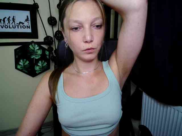 Model: EmillyExtasy