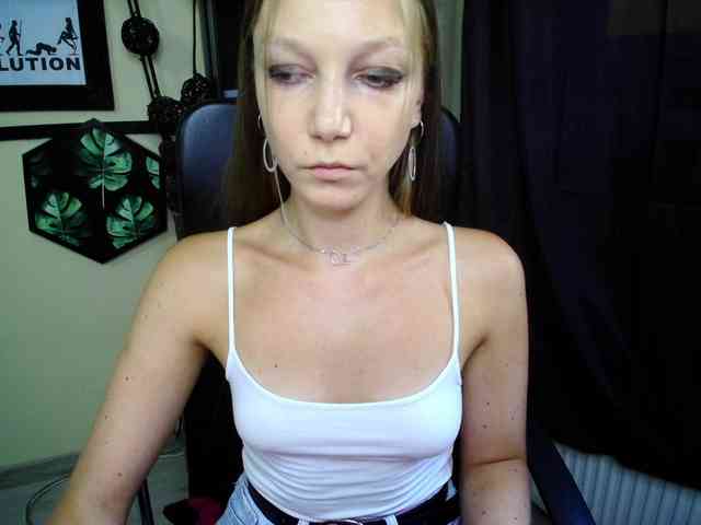 EmillyExtasy webcam