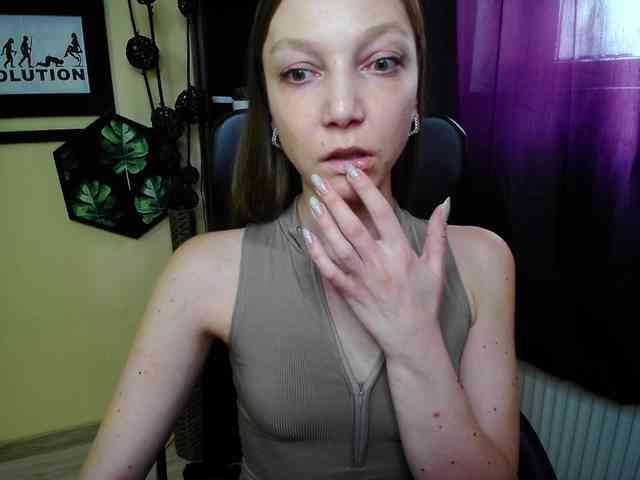 Model: EmillyExtasy