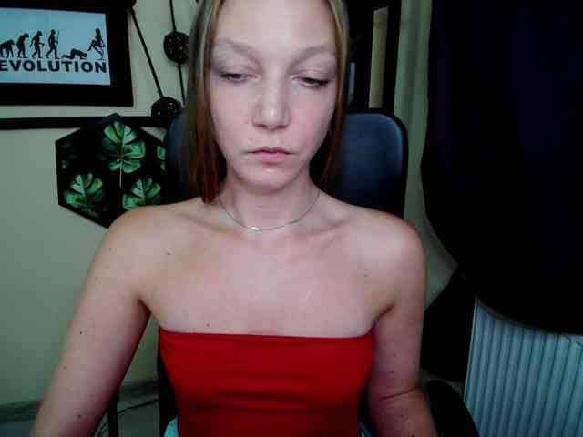 Model: EmillyExtasy