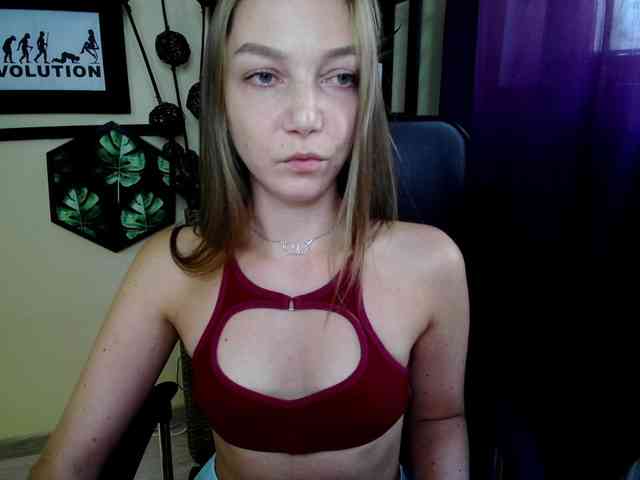 EmillyExtasy webcam