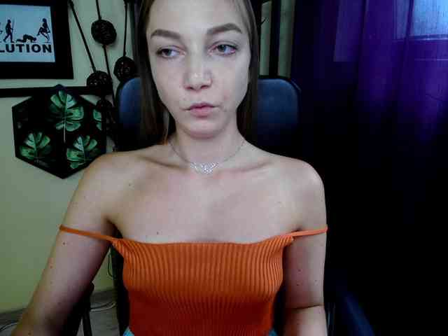 Model: EmillyExtasy