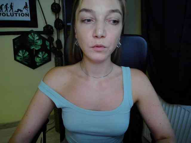 Model: EmillyExtasy