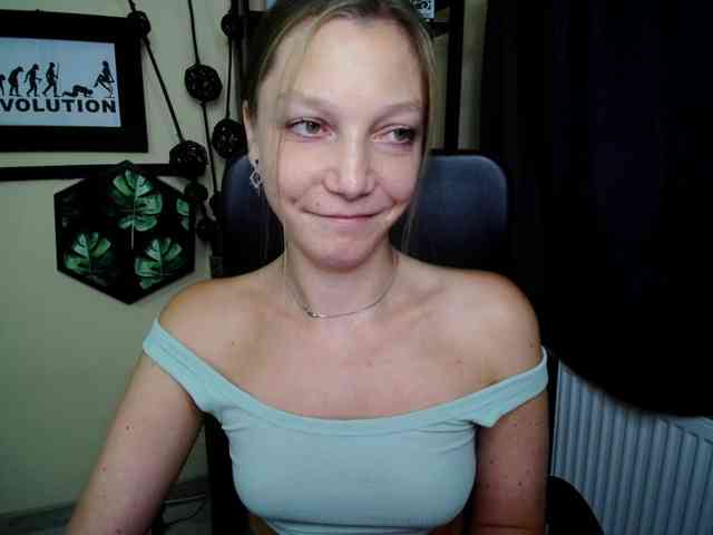 EmillyExtasy webcam