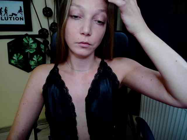 EmillyExtasy webcam