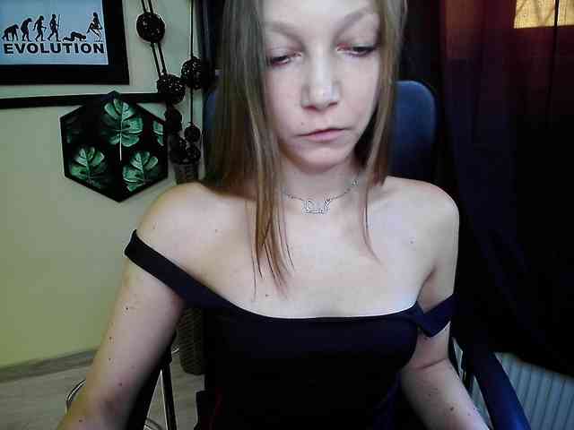Model: EmillyExtasy