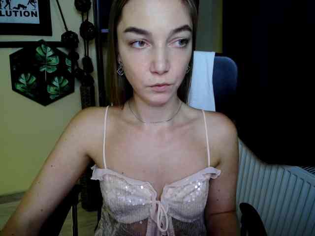 Model: EmillyExtasy