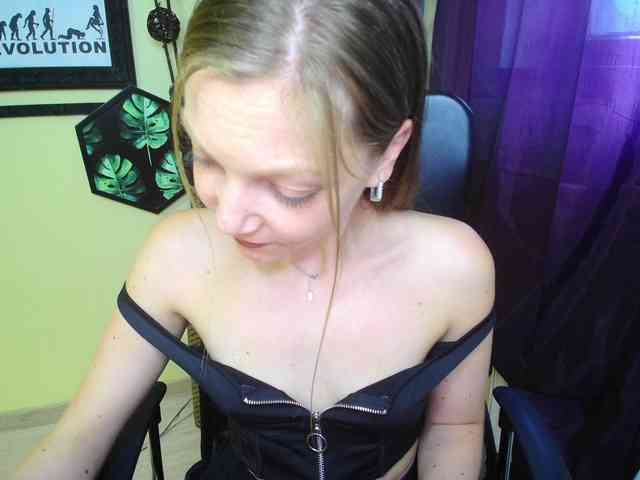 EmillyExtasy webcam