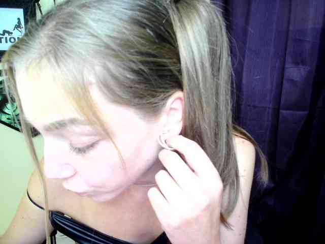 Model: EmillyExtasy