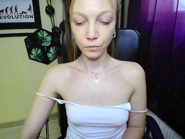 EmillyExtasy webcam