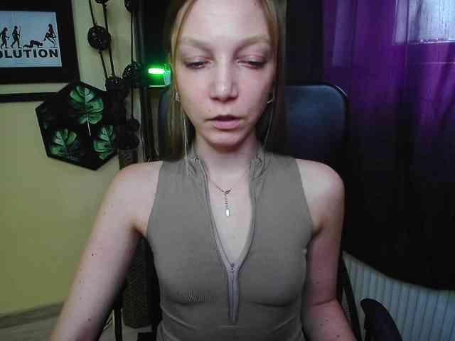 EmillyExtasy webcam
