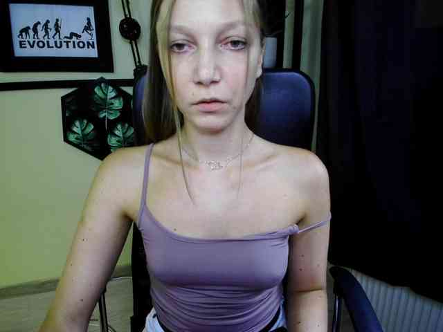 Model: EmillyExtasy