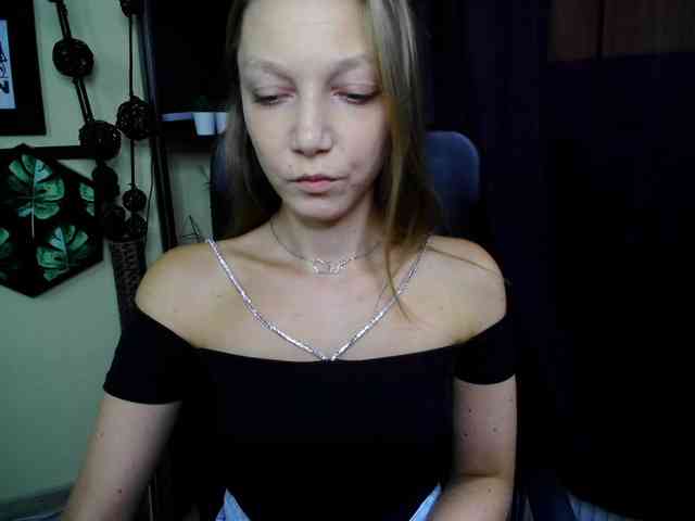 Model: EmillyExtasy