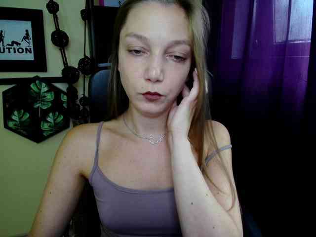 EmillyExtasy webcam