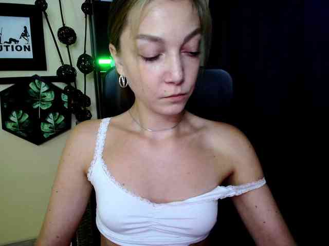 EmillyExtasy webcam