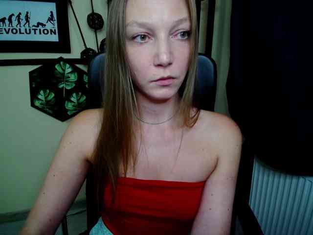 Model: EmillyExtasy