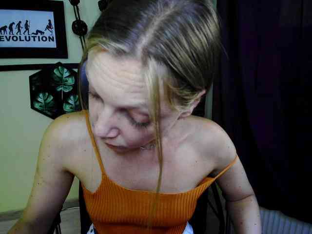 EmillyExtasy webcam